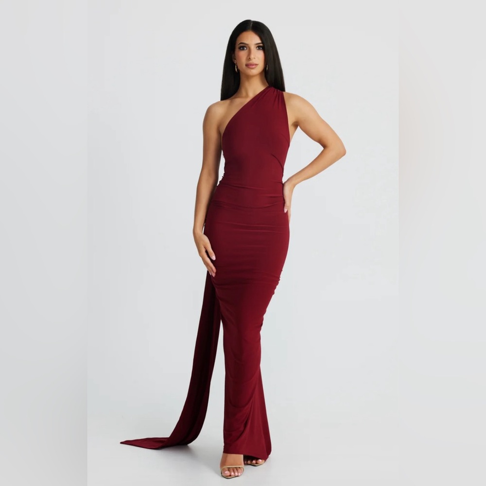 SOLD NWT Melani the Label Constantine gown